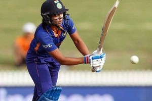 IND-W vs BAN-W: మిథాలీ గోల్డెన్ డక్.. హర్మన్ రనౌట్! కష్టాల్లో భారత్!