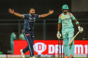 కేఎల్ రాహుల్ గోల్డెన్ డక్‌పై పేలుతున్న సెటైర్లు: ఆ టీమ్ దుస్థితి చూసి కూడా..