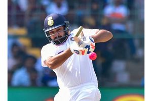 IND vs SL: రోహిత్ శర్మ భారీ సిక్సర్‌తో ప్రేక్షకుడికి తీవ్ర గాయం.. ఆసుపత్రికి తరలింపు!
