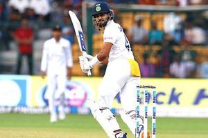 IND vs SL: సెంచరీ ముంగిట శ్రేయస్ అయ్యర్ స్టంపౌట్.. సచిన్, సెహ్వాగ్ సరసన చోటు!