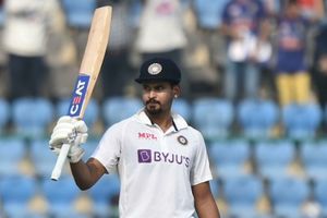 Ind vs SL: అయ్యారే! ఇదేం బాద‌డం బాబోయ్.. సిక్స్ కొడితే గ్రౌండే దాటిపోయింది.. వీడియో వైర‌ల్‌