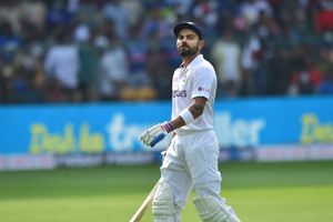 IND v SL: సేమ్ బంతికి మ‌ళ్లీ నిరాశ‌ప‌రిచిన కోహ్లీ.. సెంచ‌రీ కోసం ఇంకొన్ని నెల‌లు ఆగాల్సిందే!