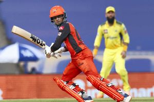 CSK vs SRH:అదరగొట్టిన అభిషేక్ శర్మ.. సన్‌రైజర్స్ బోణీ! పాపం చెన్నైకి నాలుగో ఓటమి!