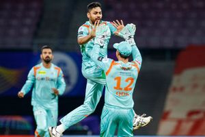 ఈ అవార్డు ఆసుపత్రిలో ఉన్న మా అమ్మకు అంకితం: ఆవేశ్ ఖాన్