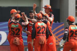 CSK vs SRH: సుంద‌ర్, న‌ట‌రాజ‌న్ సూప‌ర్ బౌలింగ్.. తొలి బంతికే వికెట్లు తీసి చెన్నైకి షాక్‌