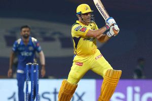 అట్లుంటది ధోనీతోటి.. చివరి బంతికి ధోనీ మార్క్ ఫినిషింగ్.. చెన్నై విజయం