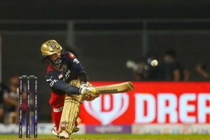 దటీజ్..దినేష్ కార్తీక్: బౌలర్లకు కొరుకుడుపడని డీకే: హ్యాట్రిక్ నాటౌట్: అక్కరకొచ్చిన ఆ అనుభవం