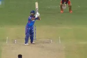 LSG vs DC: గురువుకు త‌గ్గ శిష్య‌డు.. రిష‌బ్ పంత్ సూప‌ర్ హెలికాప్ట‌ర్ షాట్‌.. నెట్టింట వైర‌ల్‌