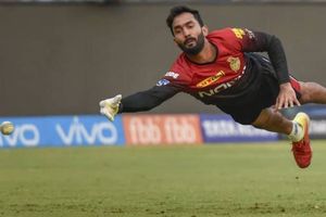 RR VS RCB: దినేశ్ కార్తీక్‌ను చూసి వణికిపోతున్న రాజస్థాన్.. తప్పుదోవ పట్టించే ప్రయత్నం!