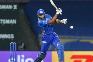 పొల్లార్డ్ ఈగోను దెబ్బకొట్టిన ధోనీ: 2010 ఐపీఎల్ ఫైనల్ హిస్టరీ రిపీట్