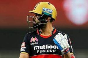 IPL 2022: అంపైర్లకు కొంచెం ట్రైనింగ్ ఇవ్వండి.. బీసీసీఐకి ఫ్యాన్స్ అడ్వైజ్! కోహ్లీ ఔట్‌పై ఫైర్!