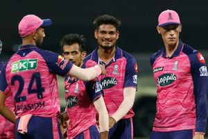 తండ్రి బార్బర్..కొడుకు బౌలర్: రాజస్థాన్ రాయల్స్‌ను గెలిపించిన అతని మ్యాజిక్ బౌలింగ్