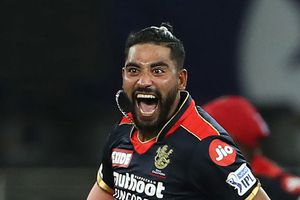 ఆ స్థాయికి చేరితే పేదల కోసం ఉచిత హాస్పిటల్ నిర్మిస్తా: మహమ్మద్ సిరాజ్