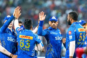 మ్యాచ్ పాయె..డబ్బులూ పాయె: ఈ ఐపీఎల్ సీజన్ వద్దురా బాబు: రోహిత్ శర్మపై లక్షల్లో జరిమానా