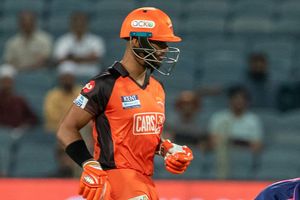 Nicholas Pooran: ఈ రోజైన రూ.10.75 కోట్లకు న్యాయం చేస్తావా? శంకరన్న బాటలో నడుస్తావా?