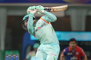 అకటా..కొత్త జట్ల చేతిలో ఇంత ఘోర పరాభవమా: ఢిల్లీ విజయాన్ని అడ్డుకున్న ఆ ఒక్కడు