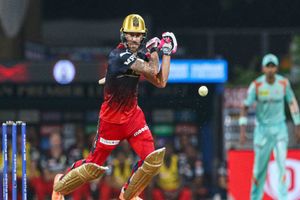 తొలి బాంబు వేసిన లక్నో: కేజీఎఫ్ బ్రాండ్ డైలాగ్‌తో బెంగళూరు ఘాటు రిప్లై: స్టేడియం బయటా ఫైట్