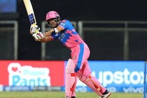 RCB vs RR: రియాన్ పరాగ్ అజేయ హాఫ్ సెంచరీ.. ఆర్‌సీబీ ముందు పోరాడే లక్ష్యం!