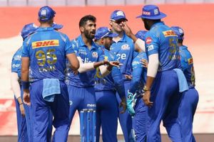 IPL 2022: ముంబై ఇండియన్స్‌లో విభేదాలు.. రెండుగా చీలిన ఆటగాళ్లు..!