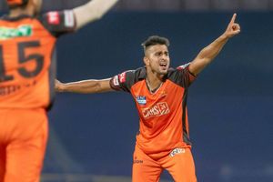 umran malik : రాజకీయ ఉద్ధండులు సైతం ఉమ్రాన్ మాలిక్ బౌలింగ్‌కు ఫిదా..!