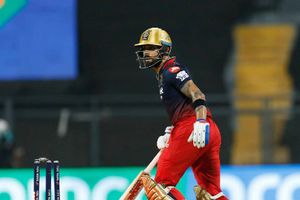 విరాట్ కోహ్లీ వైఫల్యానికి అదే కారణం: ఆర్‌సీబీ బ్యాటింగ్ కోచ్