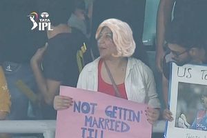 Ee Sala Cup Namde Trolls: పాపం ఆ ఆంటీకి జన్మలో పెళ్లి కాదేమో.. ఆర్సీబీ ఓటమితో ఆంటీ మీద నెటిజన్ల సెటైర్లు..!