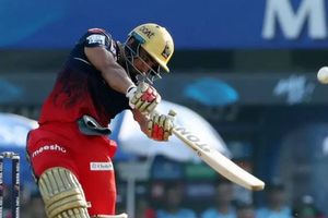CSK Vs RCB : రాణించిన లోమ్రోర్.. చెన్నై ముందు టఫ్ టార్గెట్