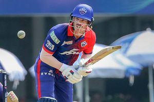 ప్రతిసారీ సెంచరీ చేయాలని నా కూతుళ్లు సతాయిస్తారు: చేయకపోతే టార్చర్ పెడతారు: డేవిడ్ వార్నర్