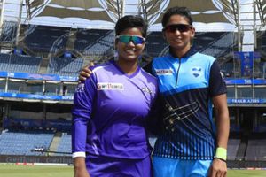 womens T20 challenge: టాస్ గెలిచి బౌలింగ్ ఎంచుకున్న దీప్తి శర్మ.. కారణమేంటంటే?