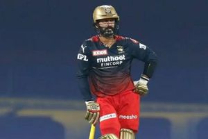 ఆర్‌సీబీ అభిమానులనే కాదు.. ఆ రెండు జట్ల ఫ్యాన్స్ కోసం గెలుస్తాం: దినేశ్ కార్తీక్