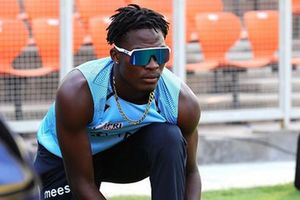 Dominic Drakes వీడు కర్ణ్ శర్మ కంటే లక్కీ ప్లేయర్.. రెండు సీజన్లు రెండు టైటిళ్లు! ఒక్క మ్యాచ్ ఆడకుండానే..!