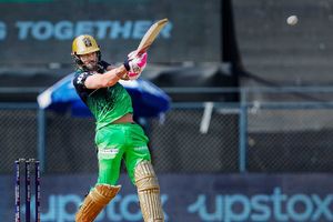 దినేశ్ కార్తీక్ కోసం ఔటవ్వాలనుకున్నా: ఫాఫ్ డుప్లెసిస్