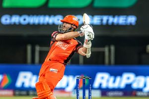 కేన్ మామ.. నీ కన్నా ఆ పుజారా నయం! వార్నర్‌ను కాదని నిన్ను నమ్ముకున్నందుకు నట్టేట ముంచేసావ్! ఫ్యాన్స్ ఫైర్