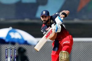 IPL 2022: ఓరి దేవుడా.. నాకే ఎందుకురా? విరాట్ కోహ్లీ రియాక్షన్ (వైరల్)