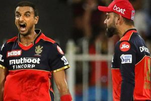 ధోనీ మార్క్ చూపించలేకపోయాడు.. 13పరుగుల తేడాతో ఆర్సీబీ విజయం