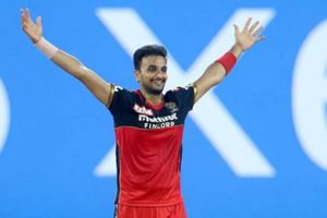 ఆర్సీబీ ప్లేయర్‌పై సెహ్వాగ్ ప్రశంసల జల్లు, అతని రేంజ్ వేరే లెవెల్, రూ.15కోట్లు పెట్టి కొనాల్సిన ప్లేయర్