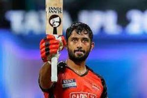 రాహుల్ త్రిపాఠిని టీమిండియాలోకి తీసుకోవాలి: మాథ్యూ హెడెన్