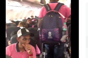 పైలెటూ విమానం దించు అంటూ రాజస్థాన్ ప్లేయర్ల కేకలు.. ఫ్లైట్‌లో దట్టమైన పొగమంచు