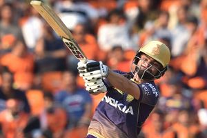 కోల్‌కత నైట్‌రైడర్స్ బ్యాటర్..సైలెంట్‌గా వయోలెన్స్: చేతి మీద రాసుకొచ్చి మరీ కొట్టాడు