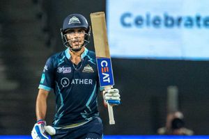 శుభ్‌మాన్ గిల్ సెల్ఫిష్ ప్లేయర్ అని ట్రోల్స్.. ఎమోజీతో దిమ్మతిరిగే కౌంటర్ ఇచ్చిన గిల్