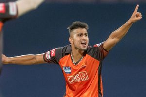 Brett Lee: ఉమ్రాన్‌ మాలిక్‌ను చూస్తే ఆ పాక్ దిగ్గజ పేసర్ గుర్తొస్తున్నాడు.. యాక్షన్ మార్చుకుంటే..