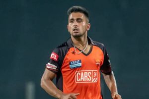 పెద్ద తతంగాలేమీ వద్దు.. డైరెక్ట్‌గా టీమిండియాకు ఉమ్రాన్‌ను తీసుకోవాల్సిందే