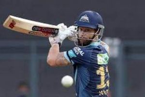 అంపైర్‌పై కోపంతో హెల్మెట్, బ్యాట్ నేలకు కొట్టిన మాథ్యూవెడ్‌ .. వార్నింగ్‌తో వదిలేసిన రిఫరీ! (వీడియో)