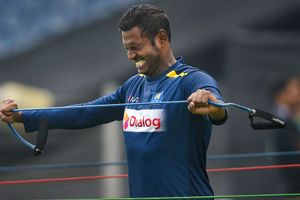 ఆ అవార్డు అందుకున్న తొలి శ్రీలంకన్ ప్లేయర్‌గా ఏంజెలో మాథ్యూస్