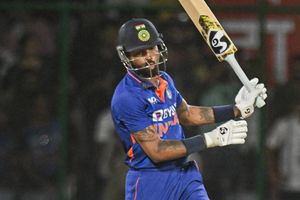 ఓయ్ హార్దిక్ పాండ్యా విజయ గర్వం తలకెక్కిందా? అక్కడుంది అల్లాటప్పా బ్యాటర్ కాదు.. దినేశ్ కార్తీక్!