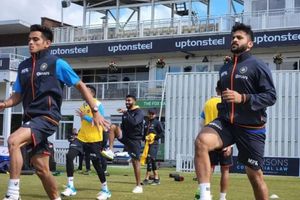 మనోళ్లు అప్పుడే ప్రాక్టీసు మొదలెట్టారుగా.. బీసీసీఐ ఫోటోలు పోస్ట్ చేసింది