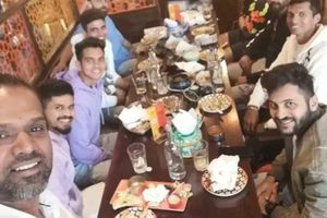 IND vs ENG: బీసీసీఐ ఆదేశాలు బేఖాతర్.. మళ్లీ రెస్టారెంట్‌కెళ్లీ సెల్ఫీలు దిగిన భారత ఆటగాళ్లు!
