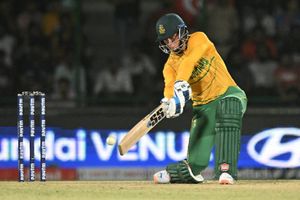 IND vs SA: టీమిండియా కొంపముంచిన శ్రేయస్ అయ్యర్ తప్పిదం.. లాలి పాప్ క్యాచ్‌ను...!