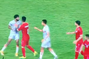 ఫుట్‌బాల్ మ్యాచ్‌లో ఆఫ్ఘనిస్తాన్, ఇండియా ప్లేయర్ల మధ్య పిడిగుద్దులు