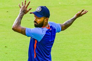 నా మాటకొస్తే భువనేశ్వర్ కుమార్‌కు ఓ రేంజులో గౌరవం దక్కాల్సింది కానీ.. : హార్దిక్ పాండ్యా